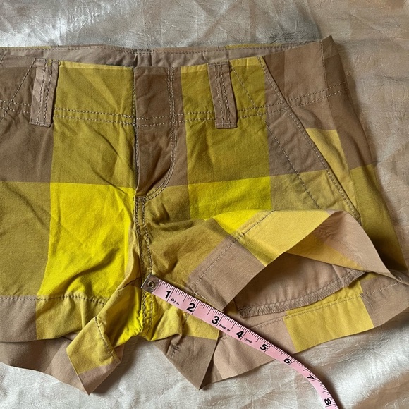 Old Navy Yellow and Tan Plaid Women Shorts - Picture 2 of 4